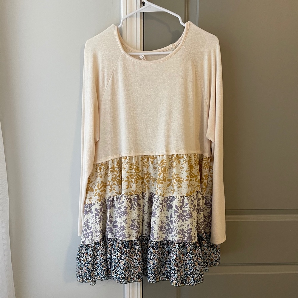 Floral tiered top Chic Soul